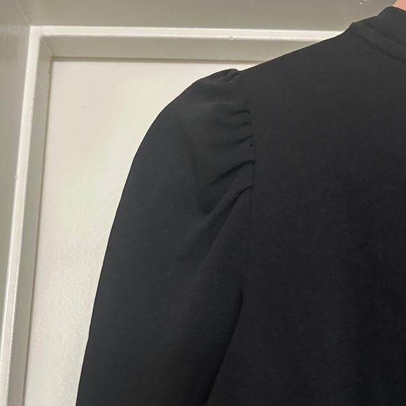H&M Simple Black Puff Sleeve Sweatshirt $24 SIZE S Layer Fall Winter Cozy Gift - Picture 5 of 6